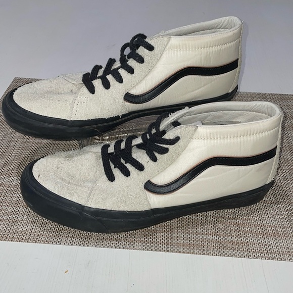 Vans Sk8-Mid in nylon and suede. Men's 9.5. Like new condition. Skate to create! - Picture 4 of 16